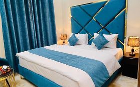 Holiday Guest House Lahore